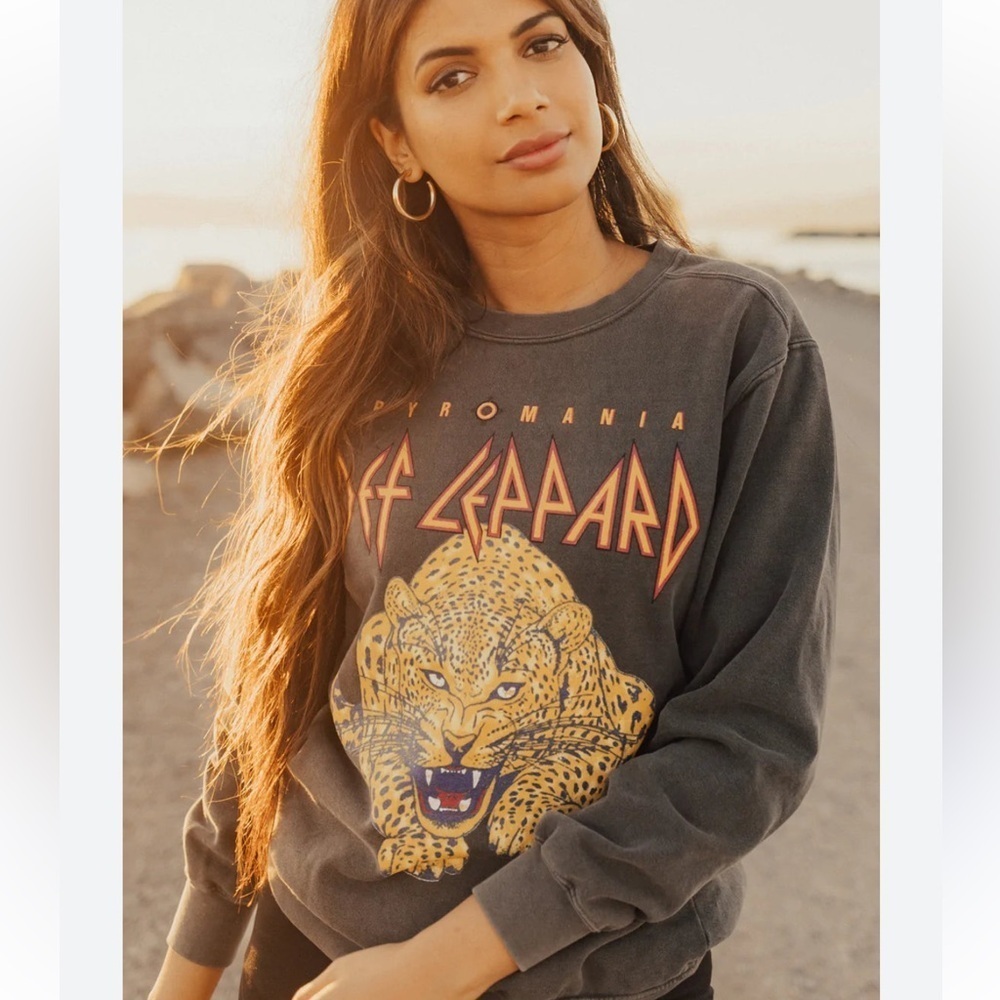 Def Leppard Gray‎ Crewneck Sweatshirt XXL Pull Over Rock of Ages 1983-Unisex